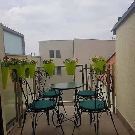 St. Sava Temple/slavija Square בלגרד