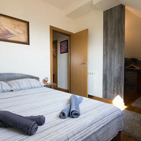 St. Sava Temple/slavija Square בלגרד