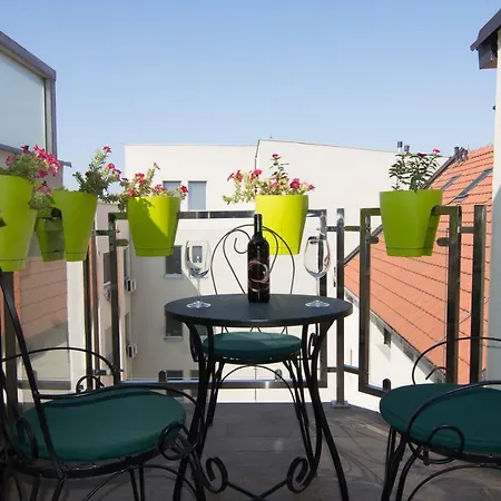 St. Sava Temple/slavija Square בלגרד